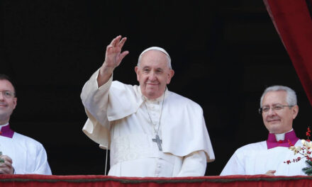 Pontiff Calls for Peace as World Celebrates Christmas