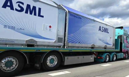 Dutch Government Orders ASML to Put Shipments to China on Hold
